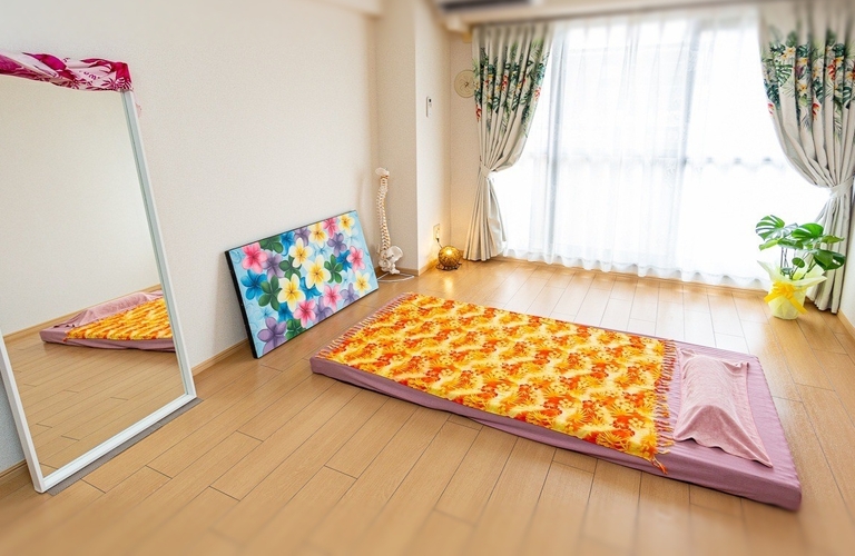 背中のストレスを解消し、リラックスを体験する至福の時間